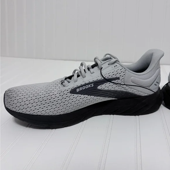Brooks Men's Light Gray and Black Anthem 6 Running Shoes in Size 14 - Picture 7 of 10